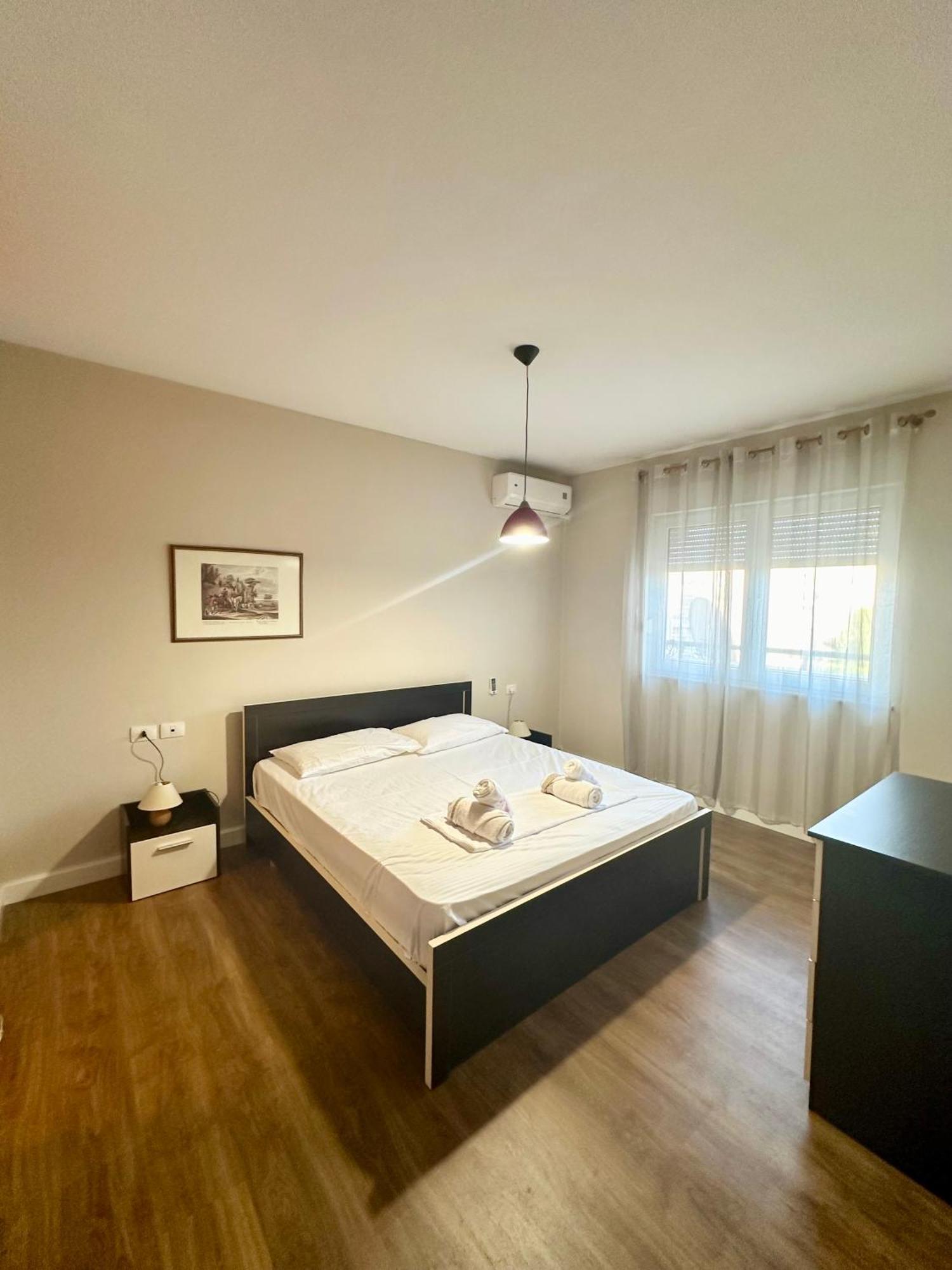 Kk Apartment Air Albania-Centrally Located Tirana Eksteriør billede