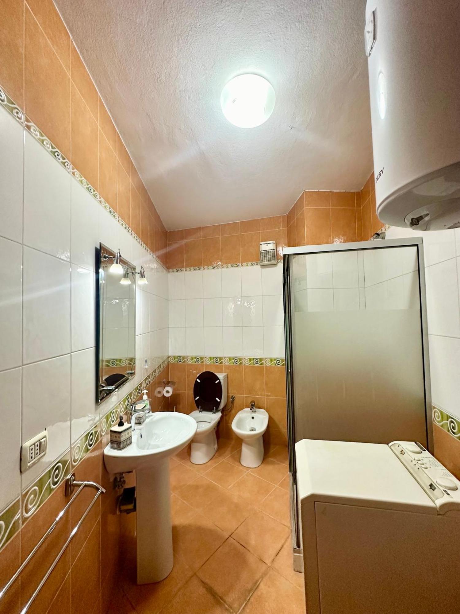 Kk Apartment Air Albania-Centrally Located Tirana Eksteriør billede