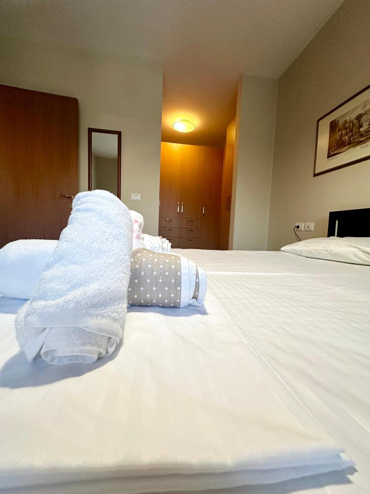 Kk Apartment Air Albania-Centrally Located Tirana Eksteriør billede